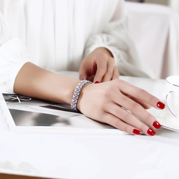 Horse Eye Crystal Cut Bracelet