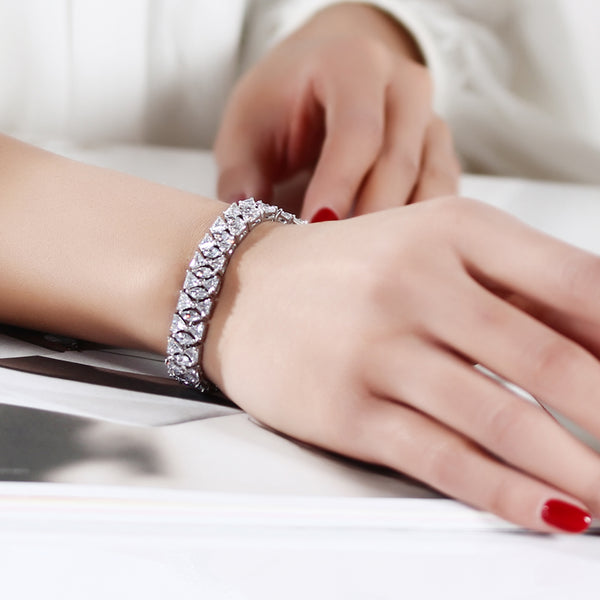 Horse Eye Crystal Cut Bracelet